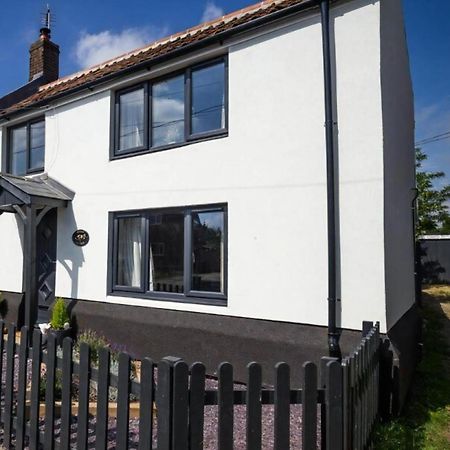 Stunning Cottage With A Private Hot Tub And Sauna In Norfolk Ref 99003Ac Lessingham Екстер'єр фото
