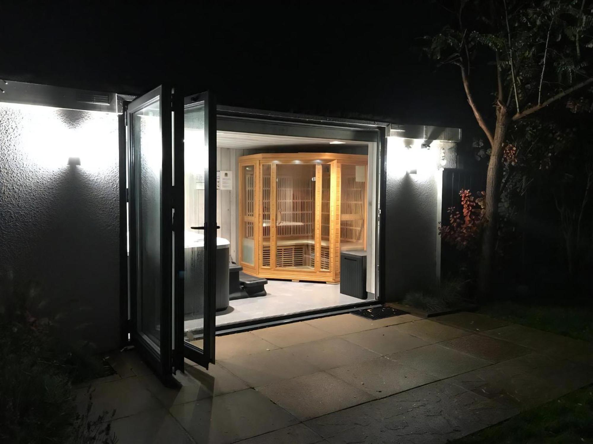 Stunning Cottage With A Private Hot Tub And Sauna In Norfolk Ref 99003Ac Lessingham Екстер'єр фото